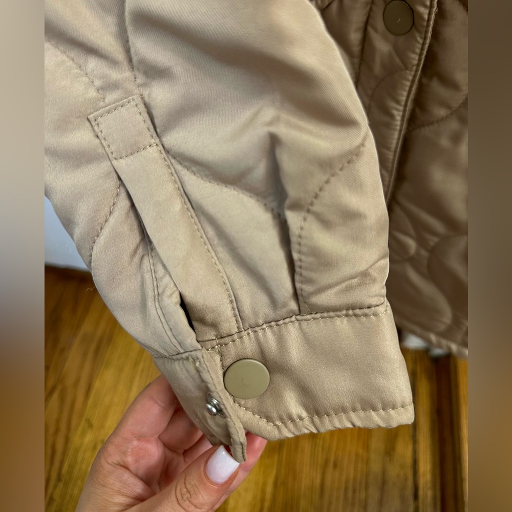 🧥Reserved‘s Quilted Tan Jacket. - Picture 6 of 8